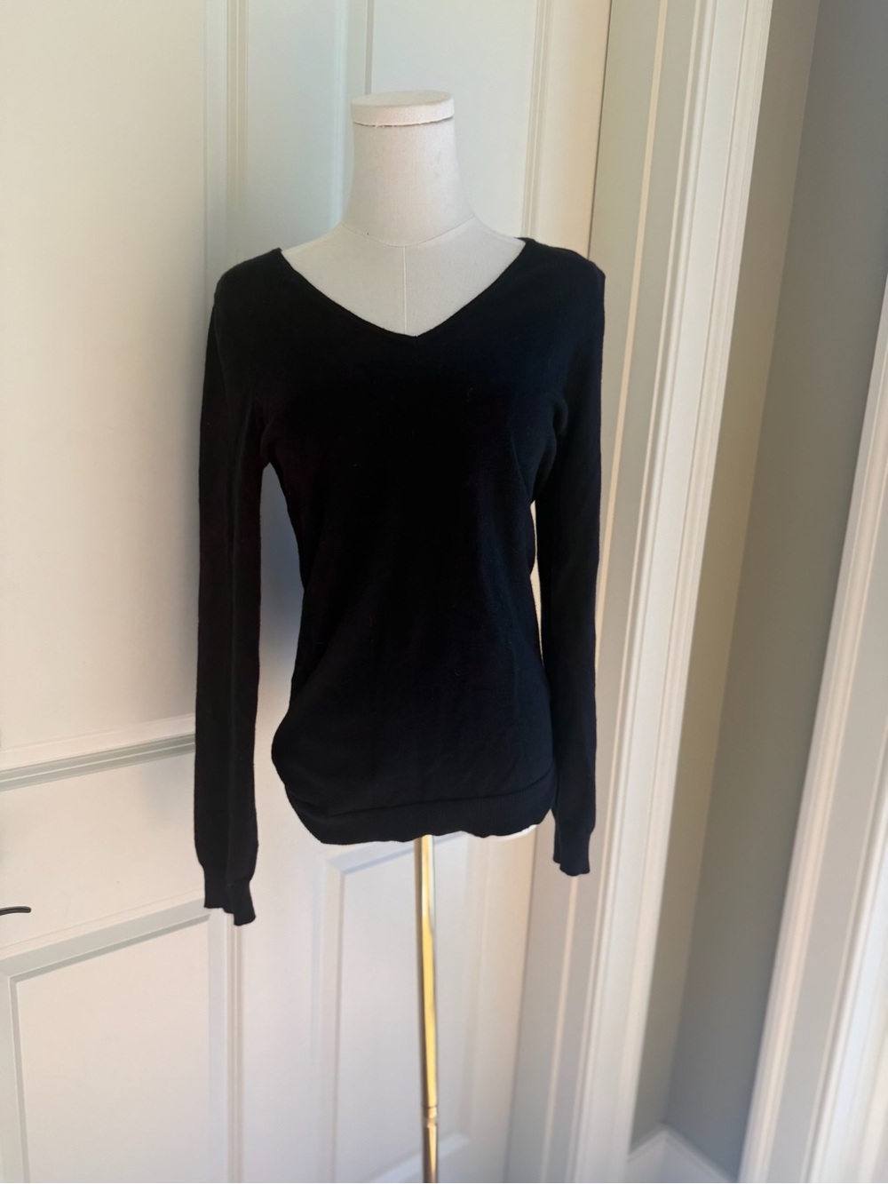 Classic Black V-Neck Long Sleeve Top